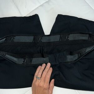 Men’s Nike sz 36 golf shorts black